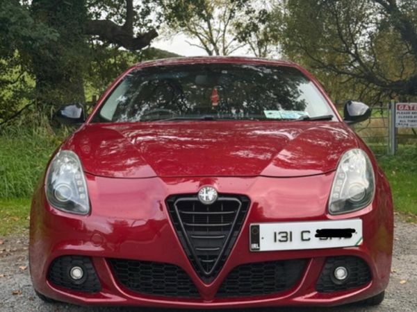 Alfa Romeo Giulietta Hatchback, Diesel, 2013, Red