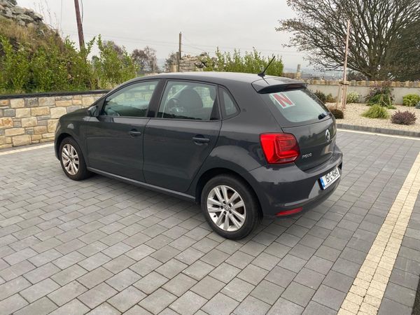 Volkswagen Polo Hatchback, Petrol, 2015, Grey