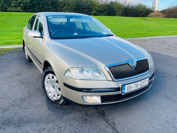 Skoda Octavia Hatchback, Petrol, 2005, Beige