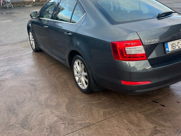 Skoda Octavia Saloon, Diesel, 2016, Grey