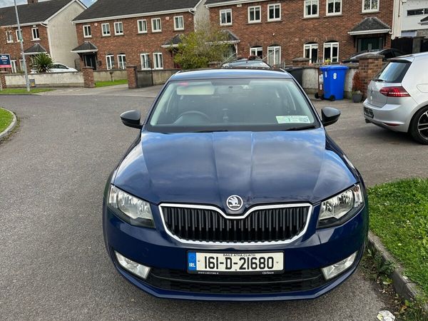Skoda Octavia Saloon, Petrol, 2016, Blue