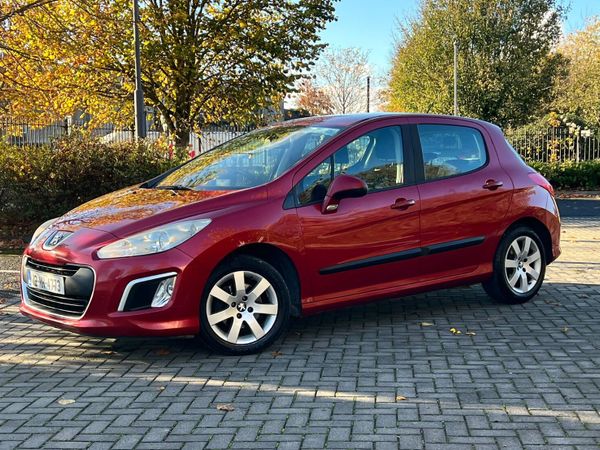Peugeot 308 Hatchback, Diesel, 2012, Red