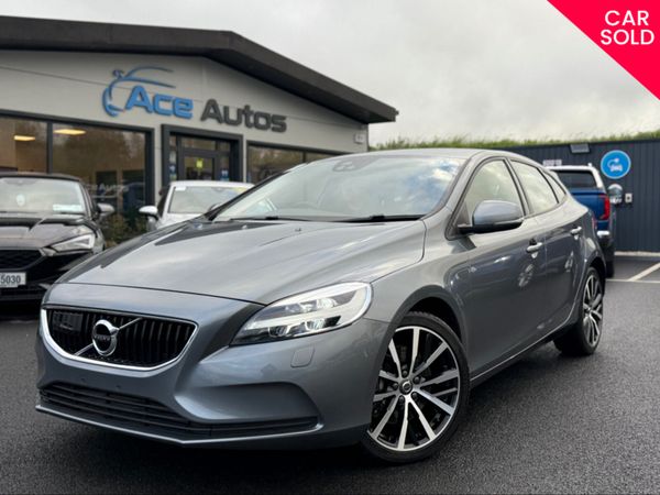 Volvo V40 Hatchback, Diesel, 2018, Grey