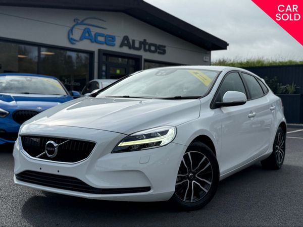 Volvo V40 Hatchback, Diesel, 2018, White