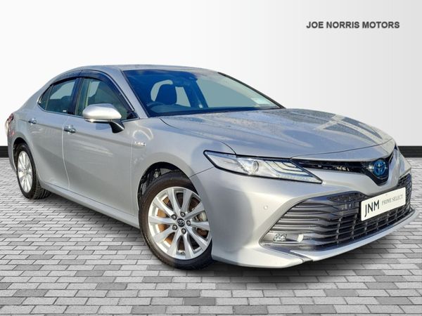 Toyota Camry Saloon, Petrol Hybrid, 2019, Silver
