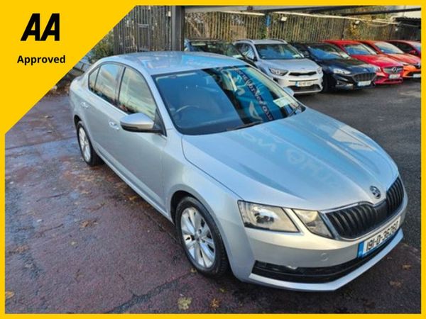 Skoda Octavia Saloon, Diesel, 2019, Grey