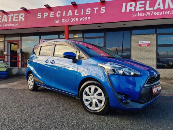 Toyota Sienta MPV, Petrol Hybrid, 2017, Blue