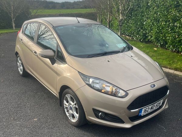 Ford Fiesta Hatchback, Petrol, 2016, Silver