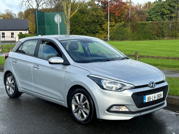 Hyundai i20 Hatchback, Petrol, 2016, Silver