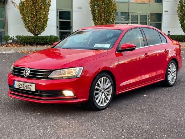 Volkswagen Jetta Saloon, Petrol, 2016, Red