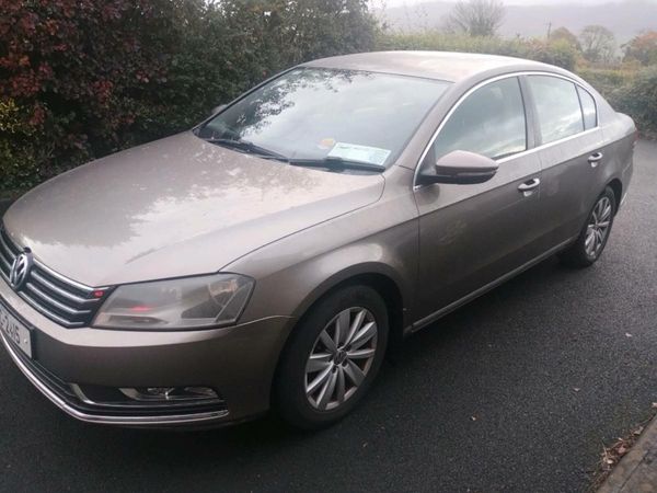 Volkswagen Passat Saloon, Diesel, 2011, Brown