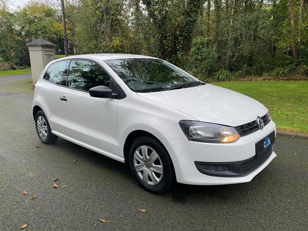 Volkswagen Polo Hatchback, Petrol, 2013, White