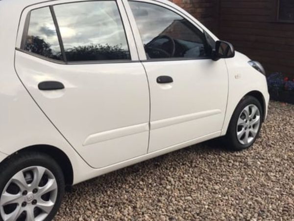 Hyundai i10 Hatchback, Petrol, 2014, White