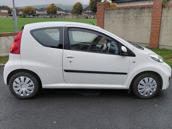 Peugeot 107 Hatchback, Petrol, 2012, White