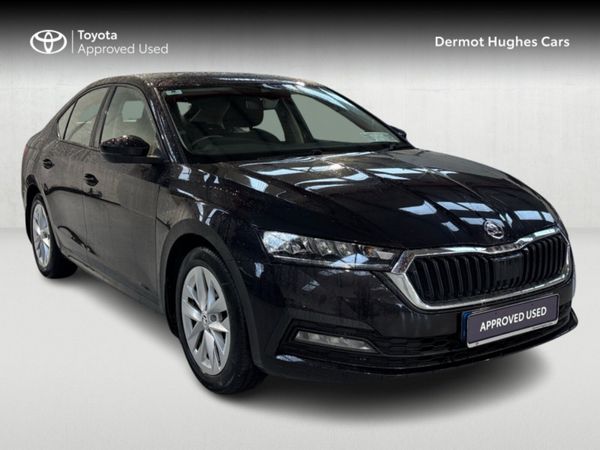 Skoda Octavia Hatchback, Petrol, 2021, Black