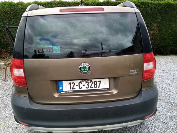 Skoda Yeti SUV, Diesel, 2012, Brown