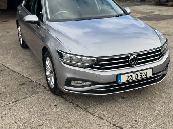 Volkswagen Passat Saloon, Diesel, 2022, Grey
