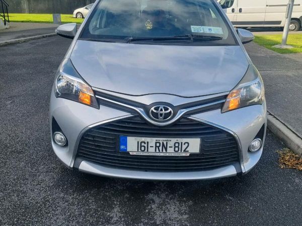 Toyota Yaris Hatchback, Petrol, 2016, Silver