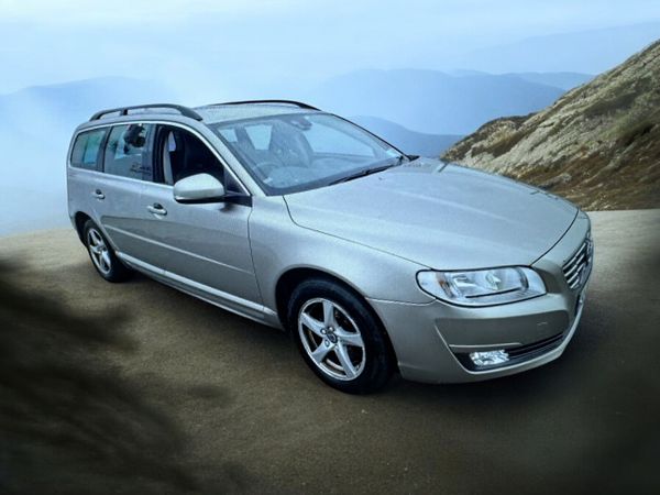 Volvo V70 Estate, Diesel, 2015, Gold