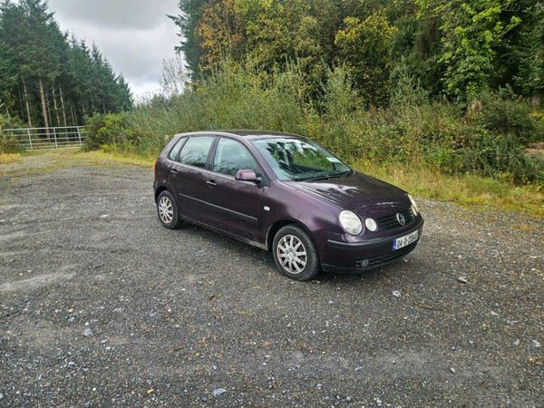 Volkswagen Polo Hatchback, Petrol, 2004, Red