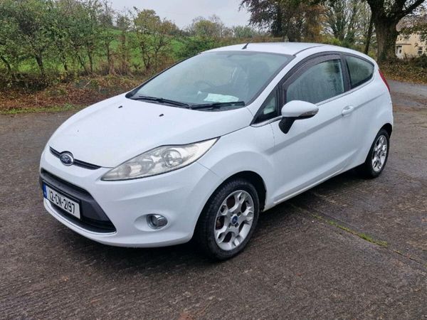 Ford Fiesta Hatchback, Petrol, 2012, White