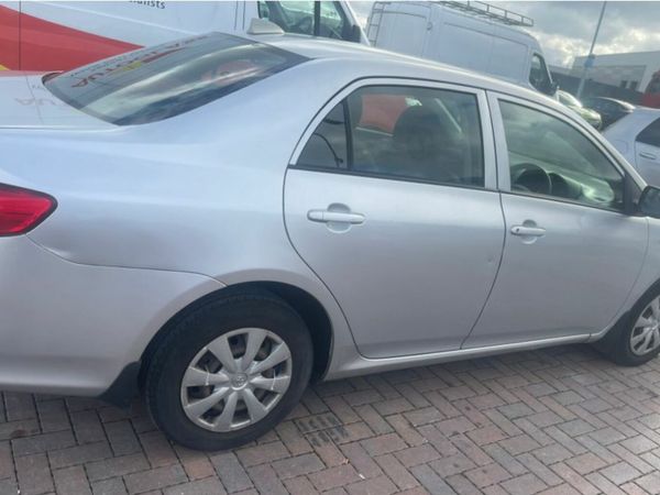 Toyota Corolla Saloon, Petrol, 2007, Silver