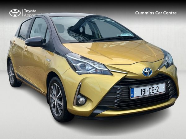 Toyota Yaris Hatchback, Petrol Hybrid, 2019, Gold