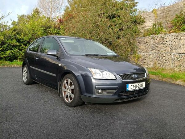 Ford Focus Hatchback, Petrol, 2007, Grey