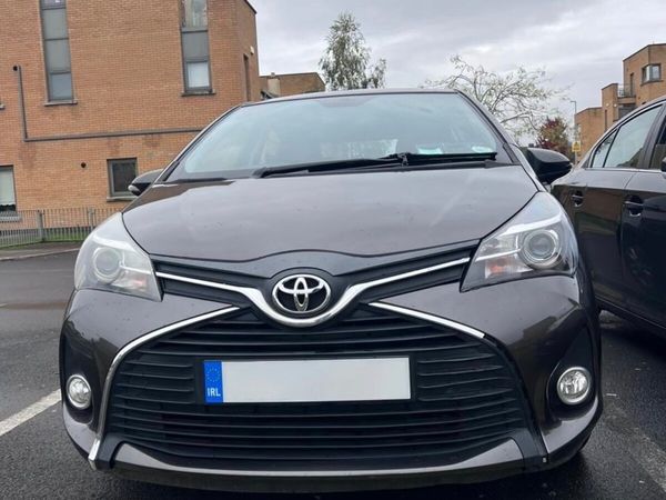 Toyota Yaris Hatchback, Petrol, 2015, Grey