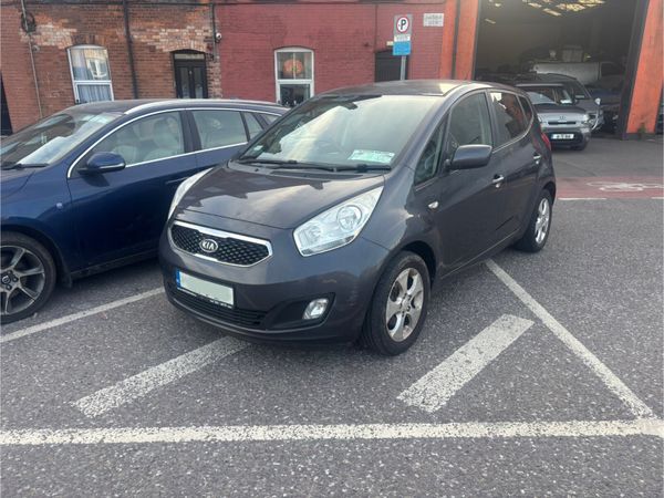 Kia Venga MPV, Diesel, 2013, Silver