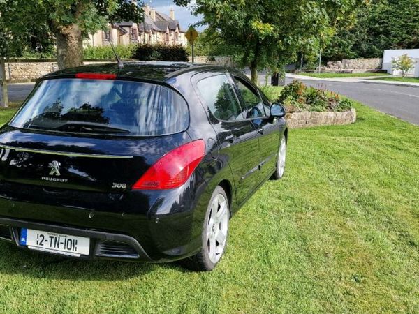 Peugeot 308 MPV, Diesel, 2012, Black