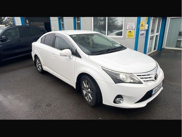 Toyota Avensis Saloon, Diesel, 2014, White