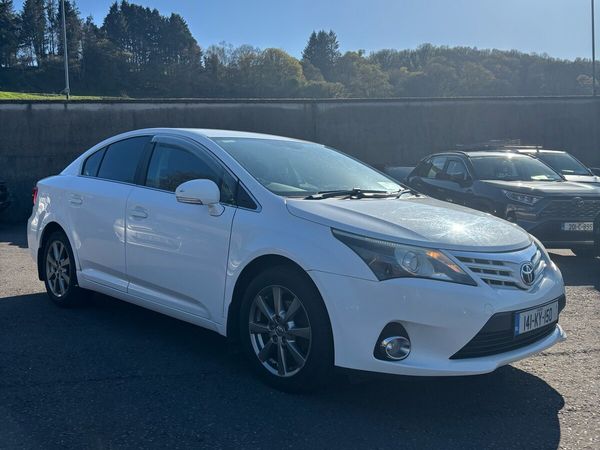 Toyota Avensis Saloon, Diesel, 2014, White