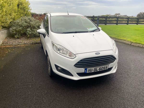 Ford Fiesta Hatchback, Petrol, 2015, White