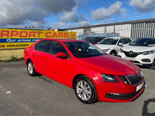 Skoda Octavia Hatchback, Petrol, 2021, Red