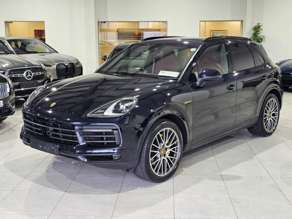 Porsche Cayenne SUV, Petrol Plug-in Hybrid, 2023, Blue