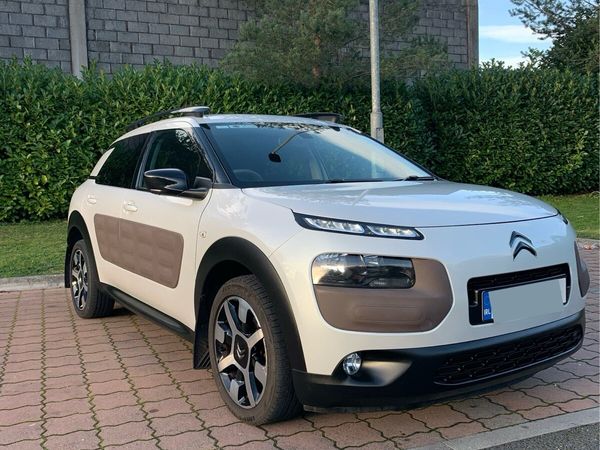 Citroen C4 Hatchback, Petrol, 2015, White