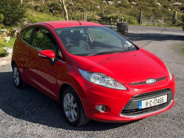 Ford Fiesta Hatchback, Diesel, 2011, Red