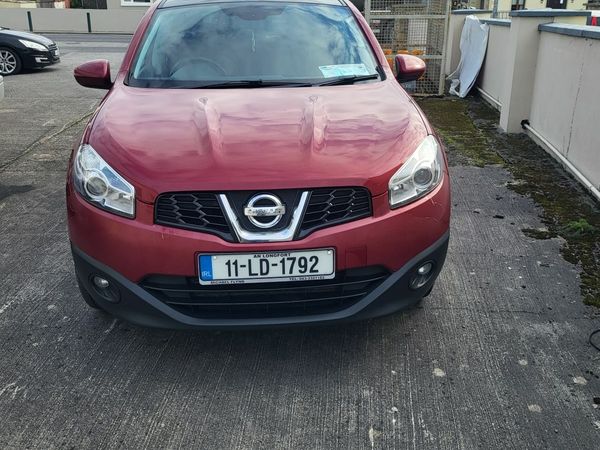 Nissan Qashqai+2 MPV, Diesel, 2011, Red