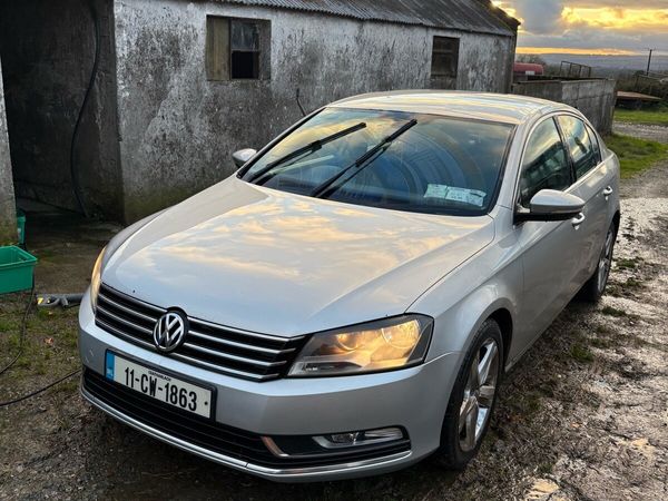 Volkswagen Passat Saloon, Diesel, 2011, Silver