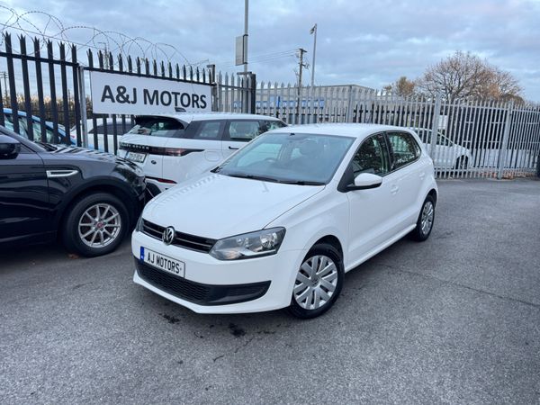 Volkswagen Polo Hatchback, Petrol, 2014, White