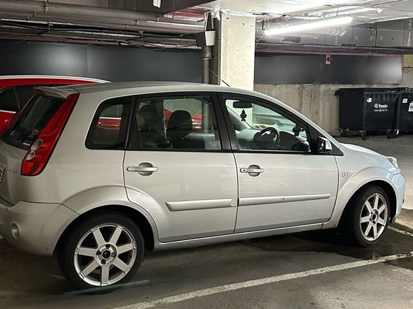 Ford Fiesta Hatchback, Petrol, 2008, Silver
