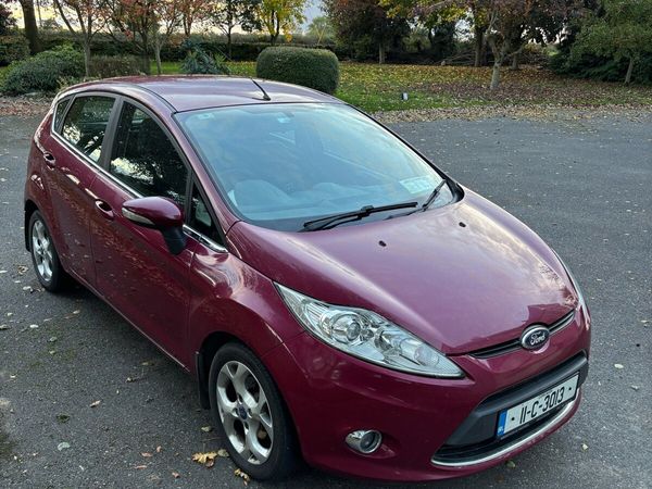 Ford Fiesta Hatchback, Diesel, 2011, Red