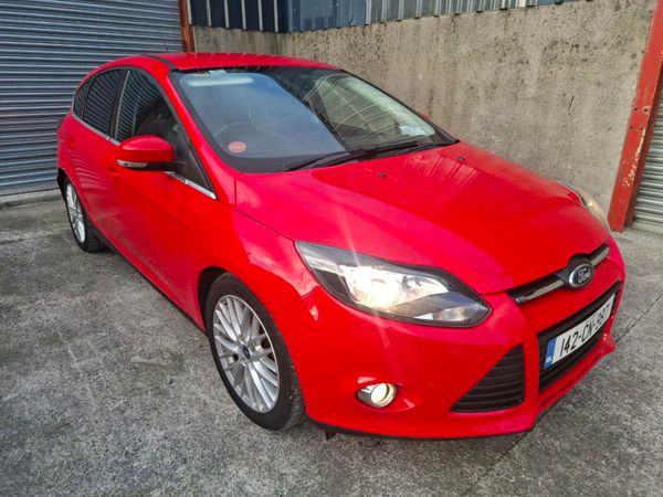 Ford Focus Hatchback, Diesel, 2014, Red