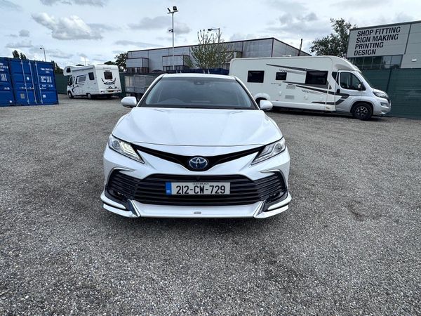 Toyota Camry Saloon, Petrol Hybrid, 2021, White