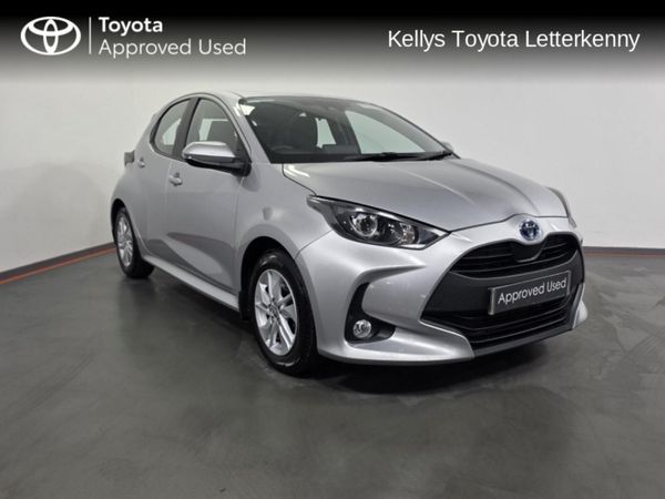Toyota Yaris Hatchback, Petrol Hybrid, 2023, Silver