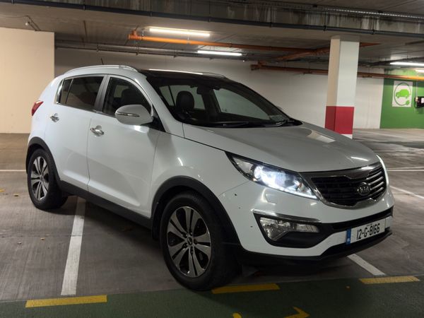 Kia Sportage SUV, Diesel, 2012, White