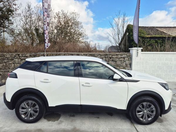 Peugeot 2008 MPV, Petrol, 2021, White