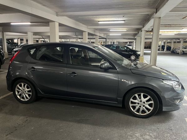 Hyundai i30 Hatchback, Diesel, 2011, Grey