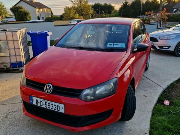 Volkswagen Polo Hatchback, Petrol, 2011, Red